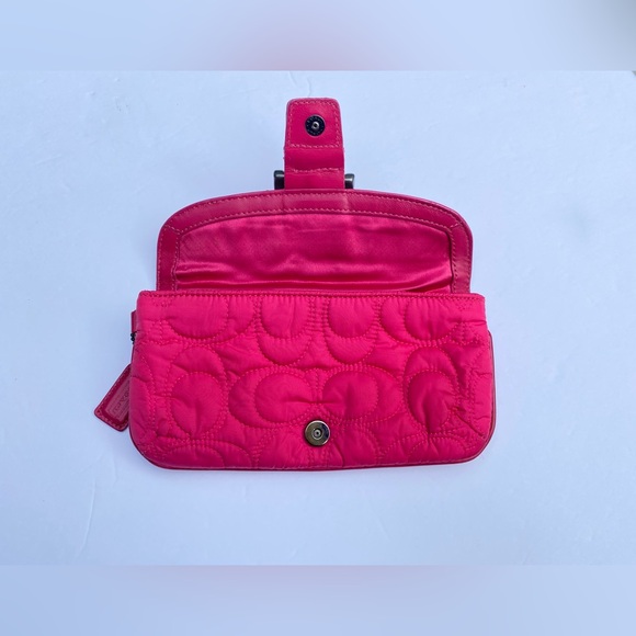 Coach Soho pink quilted signature clutch - Picture 6 of 11